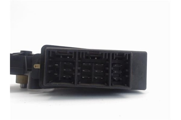 Recambio de motor elevalunas delantero derecho para volkswagen polo iv (9n1) referencia OEM IAM (6Q2959801A) (8104K4) (400700D) 