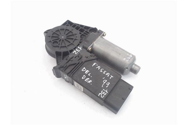 Recambio de motor elevalunas delantero derecho para volkswagen passat berlina (3b3) referencia OEM IAM (0130821694) (101434-203)