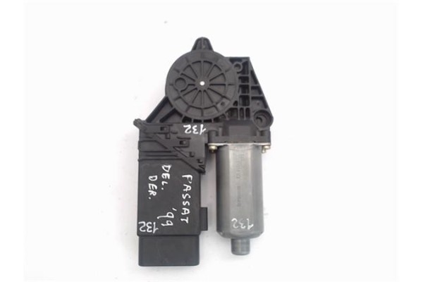 Recambio de motor elevalunas delantero derecho para volkswagen passat berlina (3b3) referencia OEM IAM (0130821694) (101434-203)