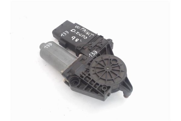 Recambio de motor elevalunas delantero derecho para volkswagen passat berlina (3b2) referencia OEM IAM (0130821694) (101434-203)
