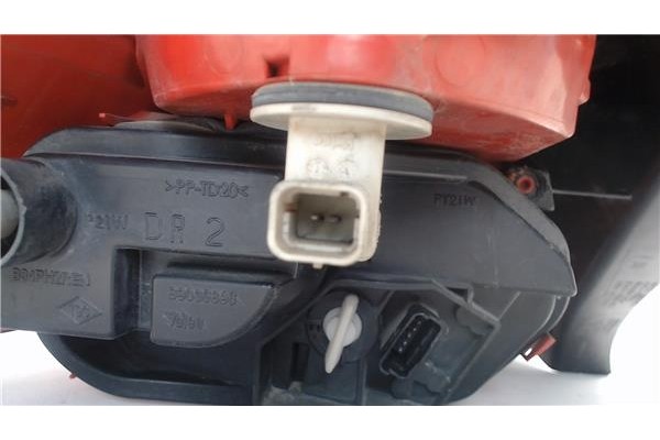 Recambio de piloto trasero derecho para renault megane ii berlina 5p referencia OEM IAM 8200413216 89038182  Recambio de piloto trasero derecho para renault megane ii berlina 5p referencia OEM IAM 8200413216 89038182