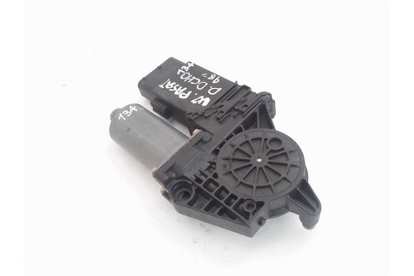 Recambio de motor elevalunas delantero derecho para volkswagen passat berlina (3b3) referencia OEM IAM (0130821694) (101434-203)
