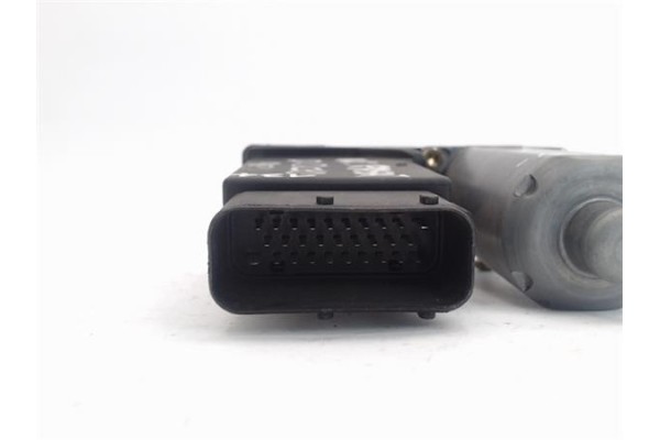 Recambio de motor elevalunas delantero derecho para volkswagen passat berlina (3b3) referencia OEM IAM (0130821694) (101434-203)