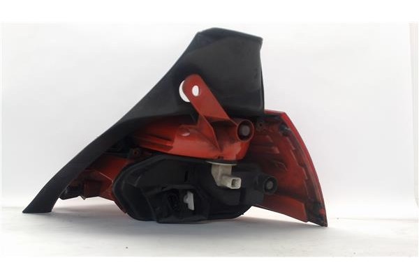 Recambio de piloto trasero izquierdo para renault megane ii berlina 5p referencia OEM IAM 8200413214 89397354 