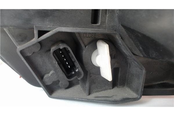 Recambio de piloto trasero izquierdo para renault megane ii berlina 5p referencia OEM IAM 8200413214 89397354 