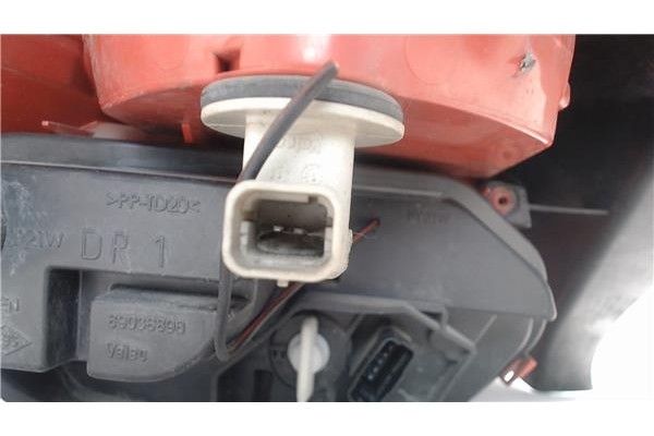 Recambio de piloto trasero derecho para renault megane ii berlina 5p referencia OEM IAM 8200413216 89038182 