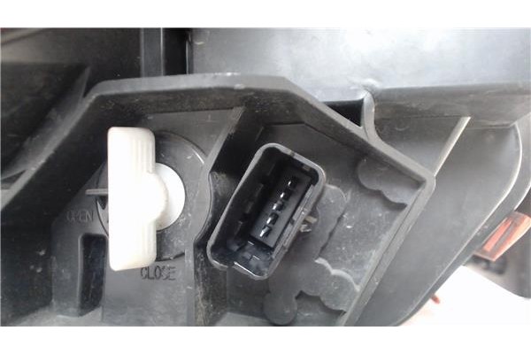 Recambio de piloto trasero derecho para renault megane ii berlina 5p referencia OEM IAM 8200413216 89038182 