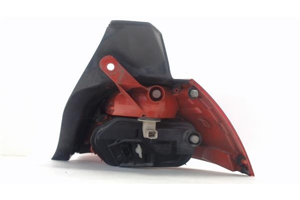 Recambio de piloto trasero izquierdo para renault megane ii berlina 5p referencia OEM IAM 8200413214 89038181 