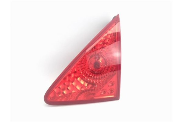 Recambio de piloto porton trasero derecho para peugeot 3008 1.6 hdi referencia OEM IAM 6351HE FP1798 