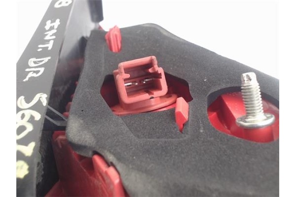Recambio de piloto porton trasero derecho para peugeot 3008 1.6 hdi referencia OEM IAM 6351HE FP1798 