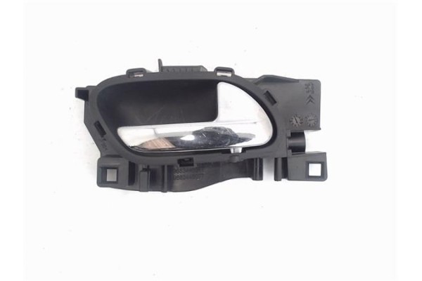 Recambio de manilla int. puerta trasero derecha para peugeot 3008 1.6 hdi referencia OEM IAM 9683446077 9683446077 