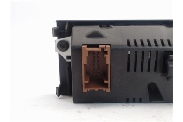 Recambio de reloj horario para peugeot 3008 1.6 hdi referencia OEM IAM 2238818  