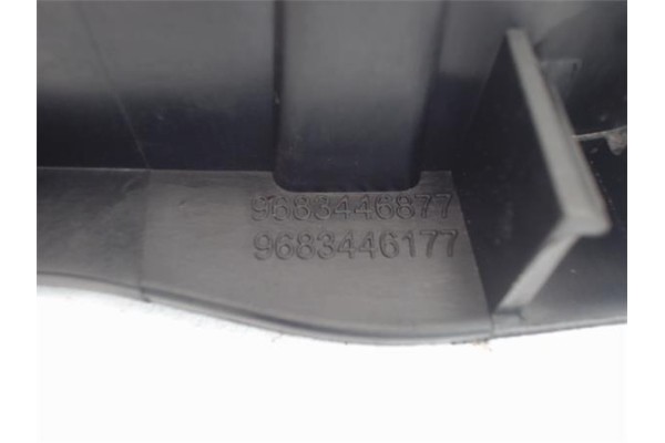 Recambio de manilla int. puerta delantero izquierda para peugeot 3008 1.6 hdi referencia OEM IAM 9683446177  