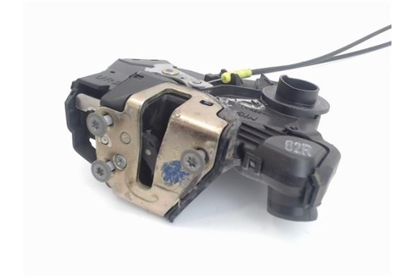 Recambio de cierre electromagnetico delantero derecho para toyota avensis berlina (t22) 2.0 vvt-i referencia OEM IAM 6903002161 