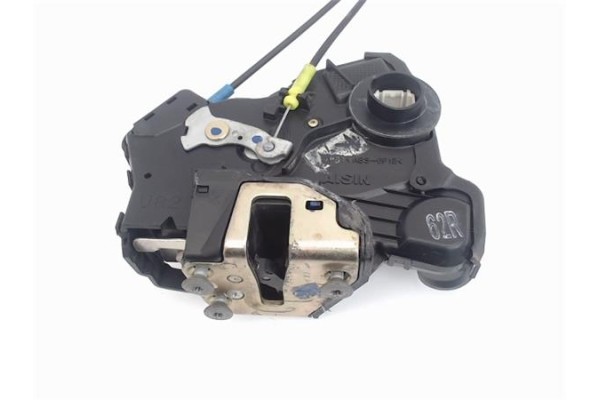 Recambio de cierre electromagnetico delantero derecho para toyota avensis berlina (t22) 2.0 vvt-i referencia OEM IAM 6903002161 