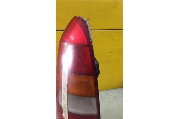 Recambio de piloto trasero izquierdo para opel astra g caravan 1.6 comfort referencia OEM IAM 393033  