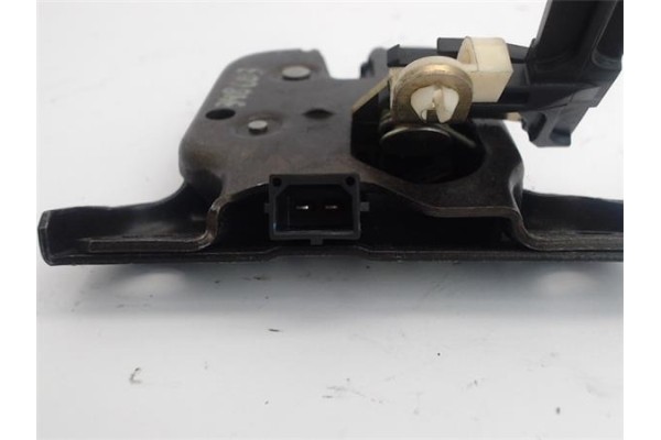 Recambio de cierre electromagnetico porton para audi a3 (8p1) 2.0 tdi 16v referencia OEM IAM 8p3827469a  