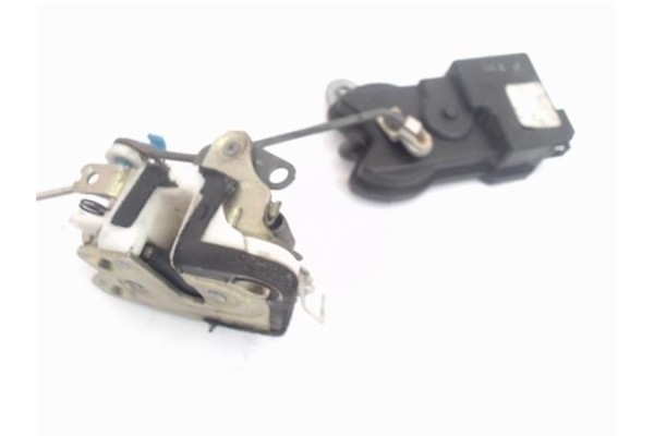 Recambio de cierre electromagnetico delantero derecho para hyundai h-1 furgón 2.5 td referencia OEM IAM 813204A000  