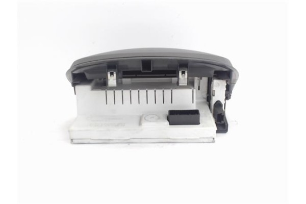 Recambio de reloj horario para renault clio iii 1.2 16v referencia OEM IAM 8200307273  