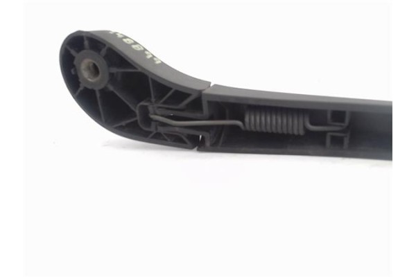 Recambio de brazo limpiaparabrisas trasero para renault clio iii 1.2 16v referencia OEM IAM 7701059392  