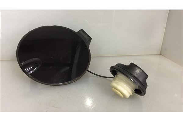Recambio de tapa exterior combustible para opel corsa d 1.2 referencia OEM IAM 13183306 13183307 