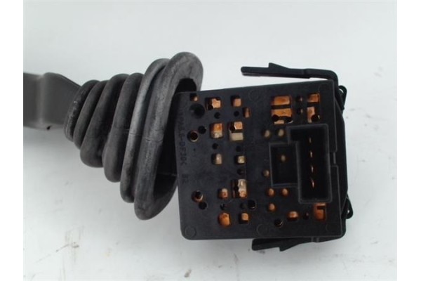 Recambio de mando limpiaparabrisas para opel corsa c 1.3 cdti referencia OEM IAM PA66F30 1241027 