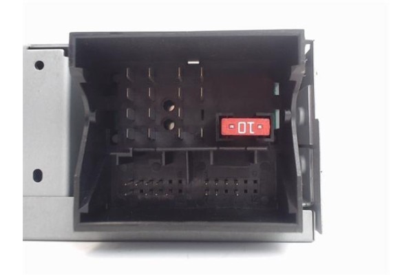 Recambio de radio / cd para citroen c4 berlina 1.6 exclusive referencia OEM IAM 9801189780  