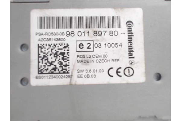 Recambio de radio / cd para citroen c4 berlina 1.6 exclusive referencia OEM IAM 9801189780  