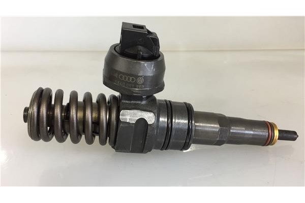Recambio de inyector para skoda roomster (5j7) 1.4 friend referencia OEM IAM 038130073BP  