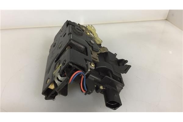 Recambio de cierre electromagnetico trasero izquierdo para volkswagen golf iv berlina (1j1) 1.9 tdi referencia OEM IAM 3B4839015