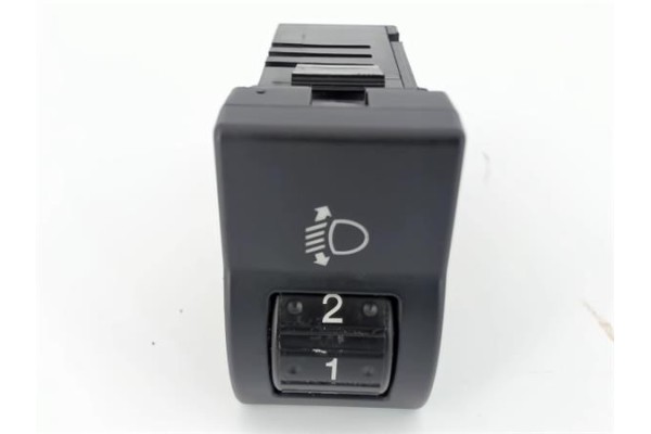 Recambio de interruptor regulacion altura faros para mazda 3 sedán (bk) 1.6 referencia OEM IAM BP4K666F0  