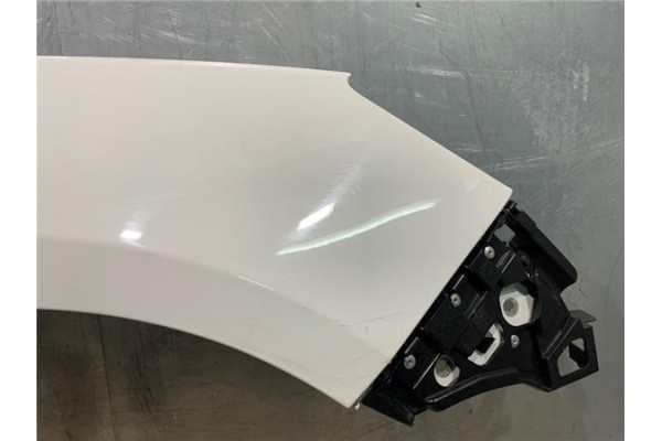 Recambio de aleta delantero derecha para opel astra j berlina 5p 1.6 excellence referencia OEM IAM 13390003 13302208 