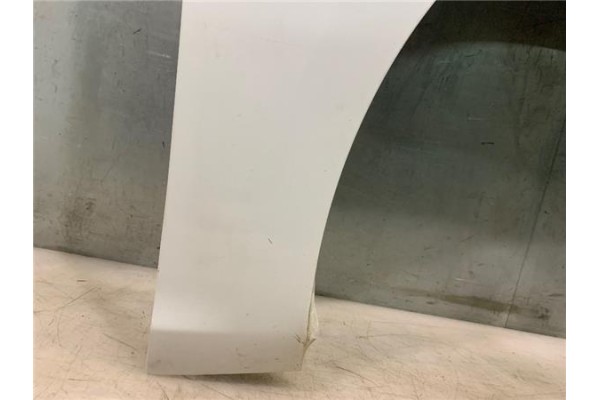 Recambio de aleta delantero derecha para opel astra j berlina 5p 1.6 excellence referencia OEM IAM 13390003 13302208 