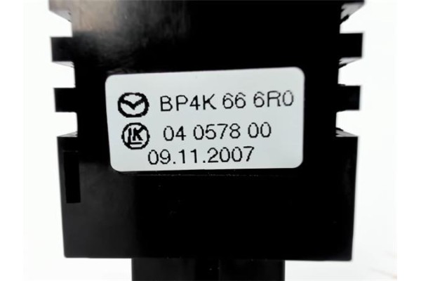 Recambio de conjunto interruptores para mazda 3 sedán (bk) 1.6 referencia OEM IAM BP4K666R0 04057800 