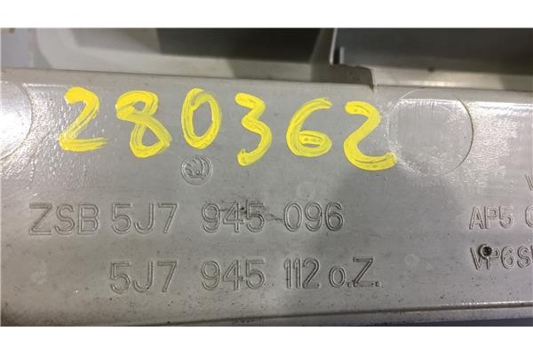Recambio de piloto trasero derecho para skoda roomster (5j7) 1.4 friend referencia OEM IAM 5J7945096  
