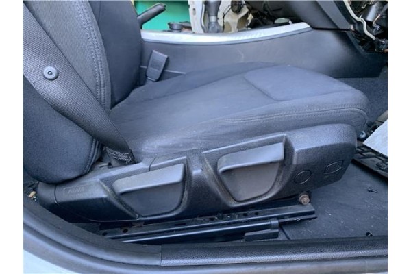 Recambio de asiento delantero derecho para bmw serie 1 berlina 5p (f20) 2.0 116d referencia OEM IAM 52107243537 N47D20 
