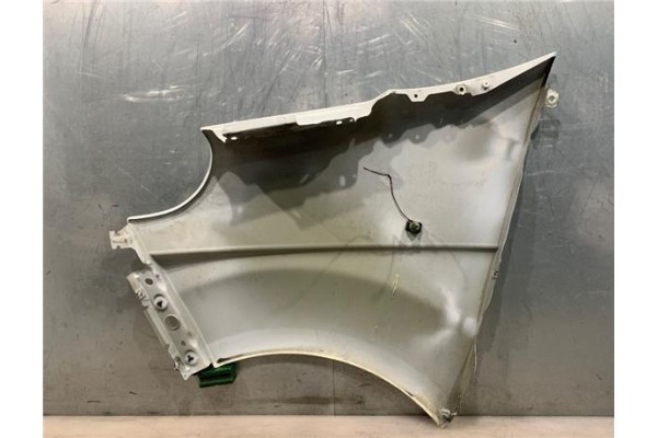 Recambio de aleta delantero derecha para opel vivaro 1.9 dti referencia OEM IAM 4416489  4416488 , NISSAN | 4416488 , OPEL | 441