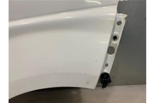 Recambio de aleta delantero derecha para opel vivaro 1.9 dti referencia OEM IAM 4416489  4416488 , NISSAN | 4416488 , OPEL | 441
