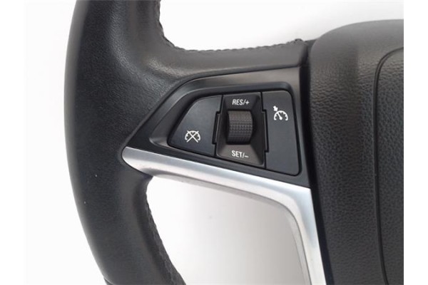Recambio de volante para opel astra j 1.7 cdti referencia OEM IAM 913373  