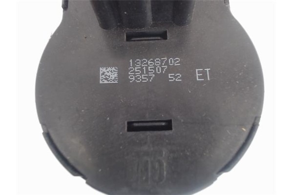 Recambio de mando de luces para opel astra j 1.7 cdti referencia OEM IAM 13268702  