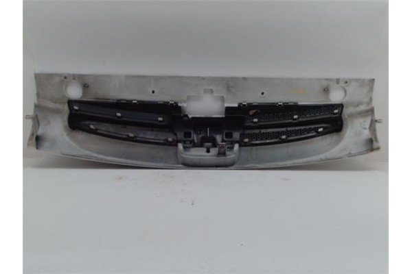 Recambio de rejilla capo para peugeot partner (s2) 2.0 combi plus referencia OEM IAM 7804F9  
