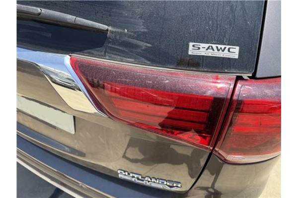 Recambio de piloto porton trasero derecho para mitsubishi outlander (gf0/gg0) 2.0 phev kaiteki 4wd (gg2w) referencia OEM IAM 833