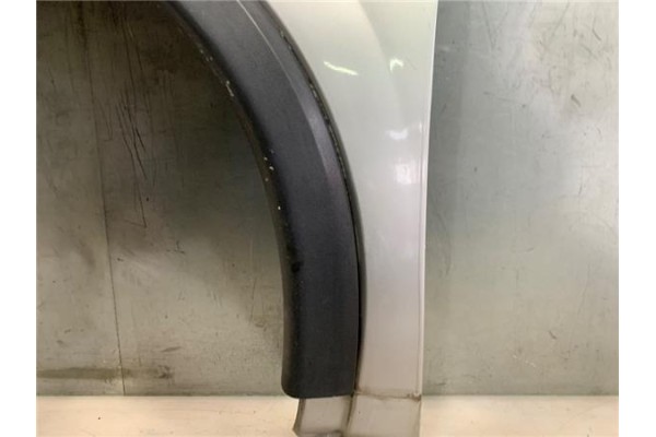 Recambio de aleta delantero izquierda para opel corsa c 1.3 cdti referencia OEM IAM 1101031  