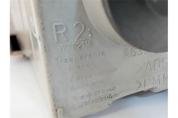 Recambio de intermitente delantero dcho para fiat i punto (176) berlina 55 1.1 referencia OEM IAM 7732118 7732479 77321187732119
