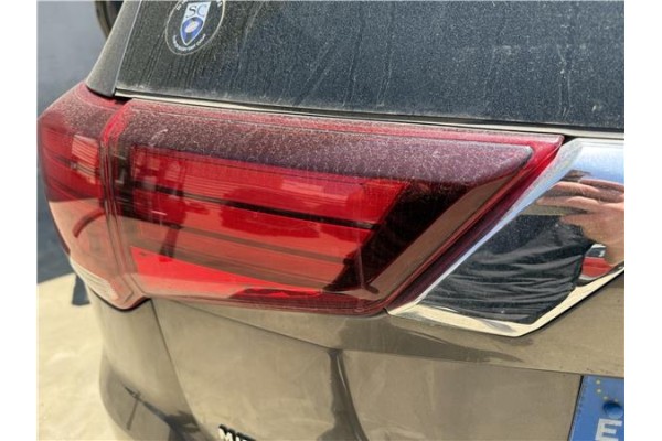 Recambio de piloto porton trasero izquierdo para mitsubishi outlander (gf0/gg0) 2.0 phev kaiteki 4wd (gg2w) referencia OEM IAM 8
