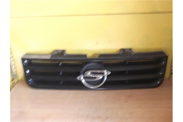 Recambio de rejilla capo para ssangyong musso (1996 ) 2.9 d referencia OEM IAM   