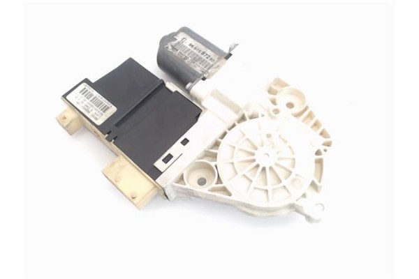 Recambio de motor elevalunas delantero izquierdo para peugeot 307 break/ sw (s2) 1.6 sw referencia OEM IAM 9681587280  