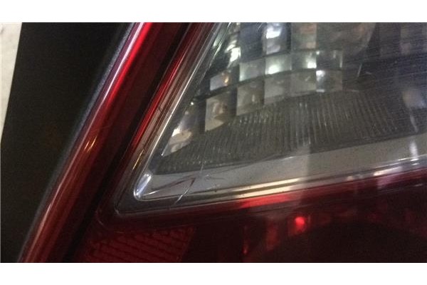 Recambio de piloto trasero derecho para opel corsa d 1.0 expression referencia OEM IAM 13188046  