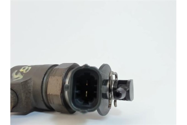 Recambio de inyector para peugeot 206 + 1.4 básico referencia OEM IAM 0445110252 565889 