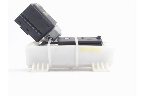 Recambio de clausor para renault captur i 0.9 zen referencia OEM IAM 285971998R 805640003R 